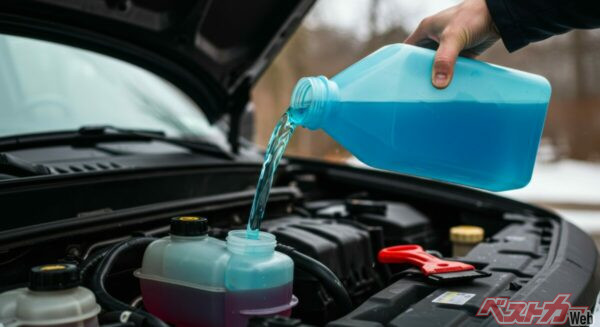 ウォッシャー液切れは軽視できない。高速では視界確保がそのまま安全性につながる（PHOTO：Adobe Stock_dedy）