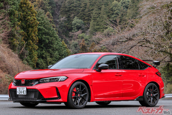 ホンダ シビックタイプR。ライバルとなるのはトヨタ GR86か