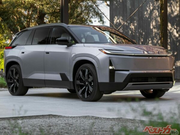 トヨタ本格大型SUVに革命!!　電気版の新型ハイランダーの日本導入に期待大！　内装の先進感もスゴイぞ