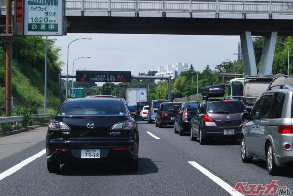 考えてみれば、大型連休ならばでかける人も多い