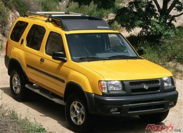 1999年にデビューした日産エクステラ。途中でキックアップするルーフが特長でイエローのボディカラーも話題を集めた