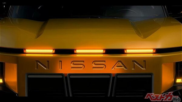日産が公開した新型エクステラのティザーショット。ワイルドなフロントマスクが想像できる