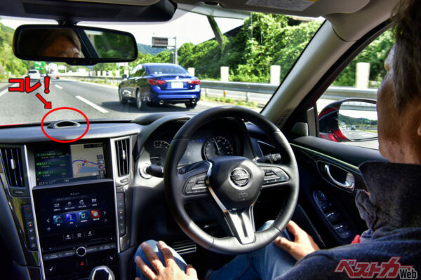 最近は居眠りをはじめとしたドライバーの状態を検知する機能を装備したクルマもある。写真はスカイライン(V37)に搭載されたプロパイロット2.0のドライバーモニター