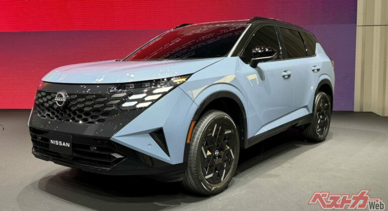 エルグランド顔じゃん!!　ライトがスゴい!!　新型エクストレイルいいゾ