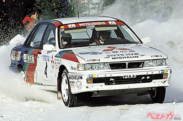 三菱 ギャランVR-4。1988年に投入。1991、1992年の篠塚建次郎のアイボリーコースト優勝を含め1992年までに6勝をマーク