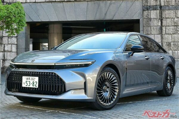 クラウン セダンは“昔のクラウン好き”を満足させるのか!?　歴代クラウンと比べて見えた共通点と違い