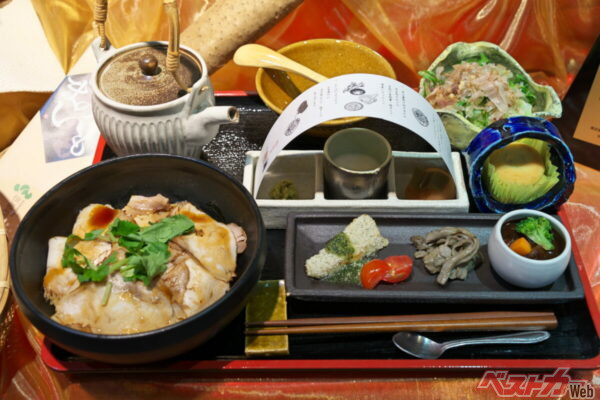 友部SA（上り）「夢の茨城旅行～お守りはmikittyのサイン～THANK YOU SO MUCH cholo」（1500円）