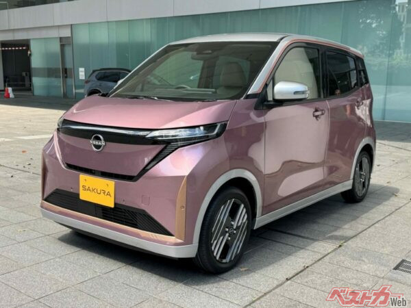 「水面乃桜（ミナモノサクラ）」と「スターリングシルバー」を組みあわせた２トーンカラーのサクラG