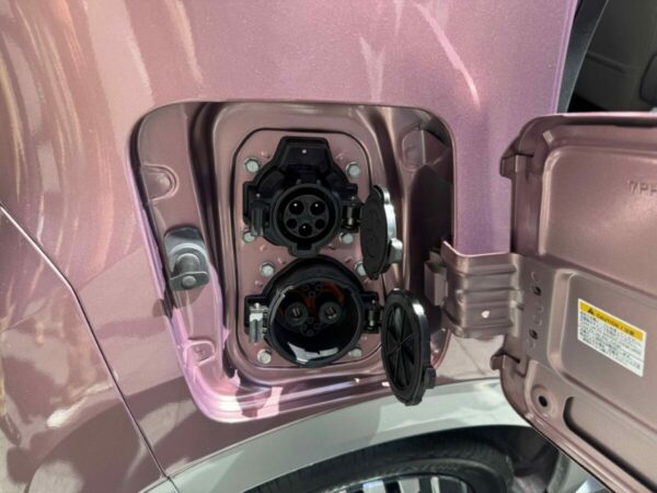 充電口のロック機能を追加