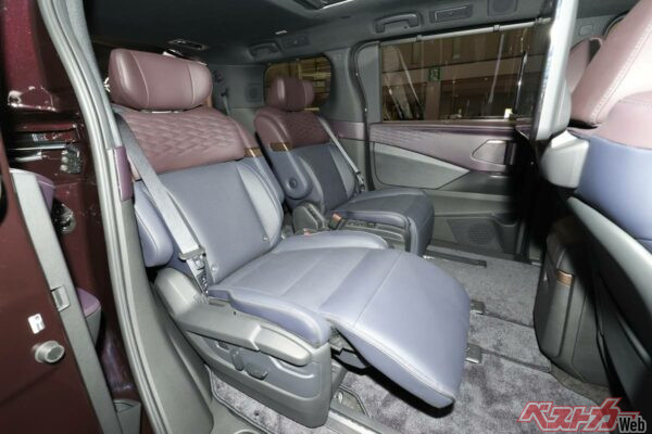 アルヴェルよりも税金が年間で１万円以上も安いのだ!!!!!