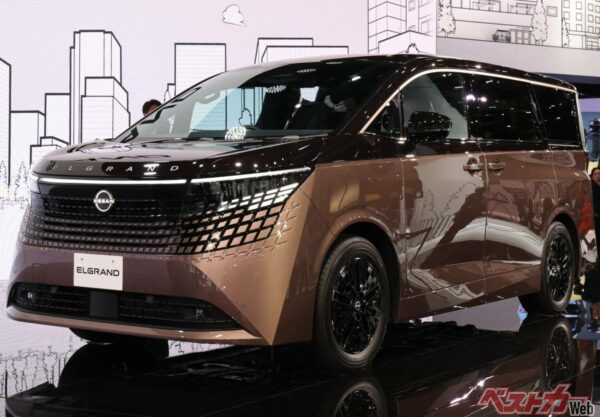 新型エルグランドはアルファードより断然維持費安いゾ!!　超高級ミニバンの常識破壊