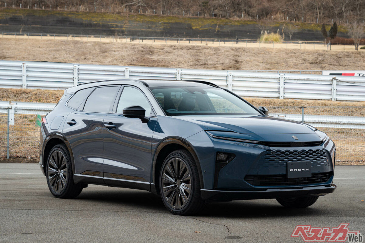 他のクラウンシリーズとは違いラゲッジスペースが広くとられているため、アクティブなユーザーにピッタリ！