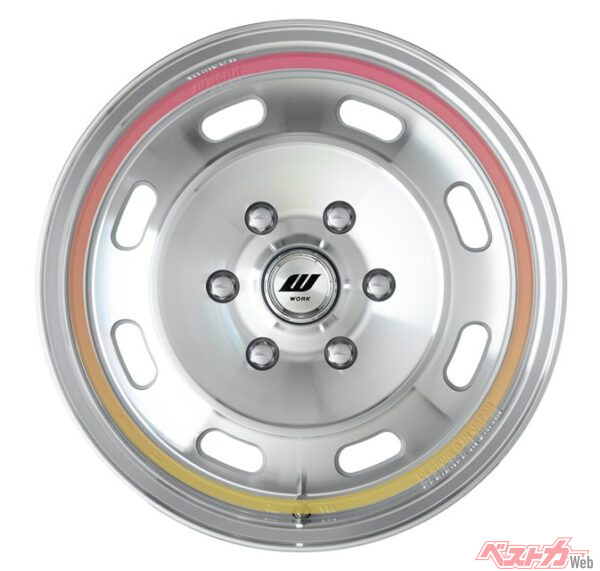 非切削部に施された「WORK」ロゴの鋳出し文字