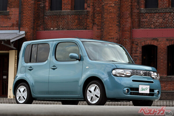 日産 キューブ（3代目・2008年登場）。先代からサイズアップしながらも5ナンバーサイズをキープ。1.5Lエンジン搭載