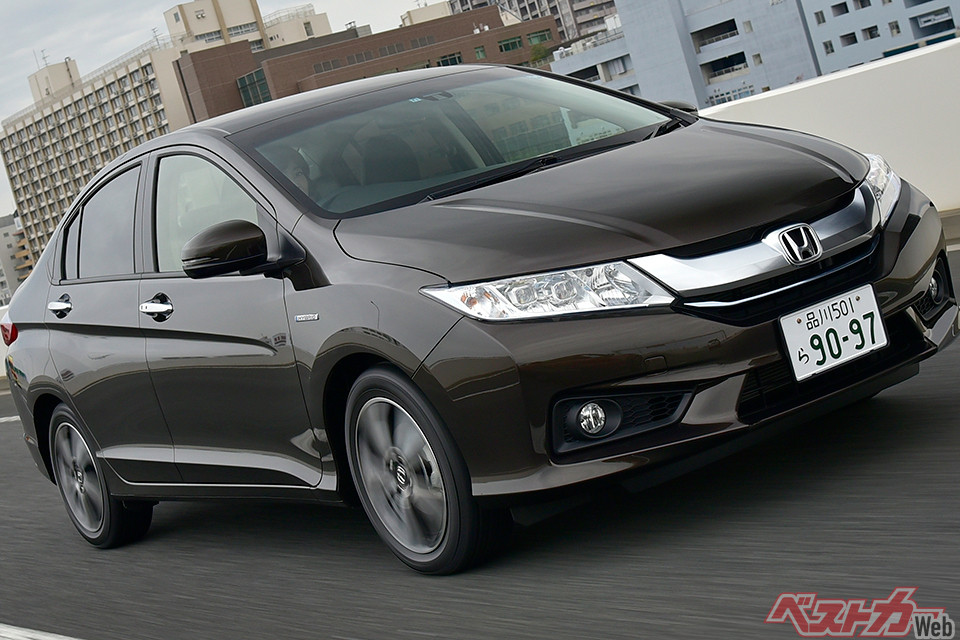 Accord Got Too Big? Honda Grace: A JDM Bargain Sedan from $3,500!