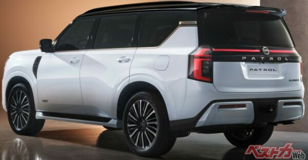 リアスタイルは、大型LEDテールライトと左右連結したLEDラインライトが特徴