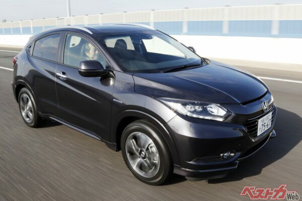 ヴェゼルは中古は初代が狙い目じゃん!!　この高級感でフィットベースって信じられる？