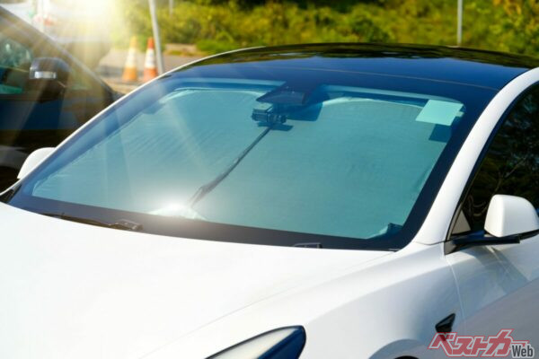 サンシェードはコスパ最強の耐暑アイテム!!  真夏の車内温度対策と効果