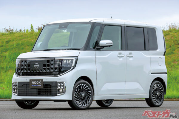 日産 ルークス AUTECH LINE。軽快な走りに、ドットグリルが放つ気品。クラスを超えた質感が、家族との日常を特別な時間へと昇華させていく