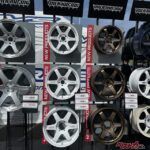 伝説のTE37が30周年！　 レイズファンミーティングに800台が集結　記念モデルの「デカール再現」にオーナー熱狂!?