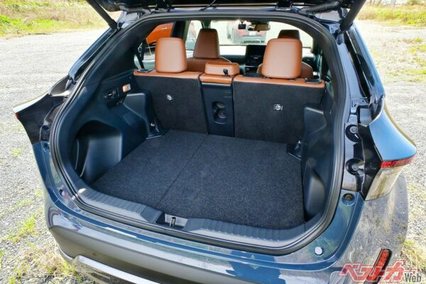 グレードによっては、リヤシートの倒し方など室内装備が変わってくるのでそこは注意が必要