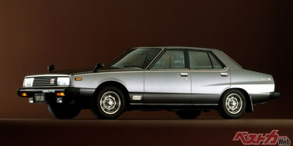 こちらが元になったスカイラインジャパン（角目の後期型）