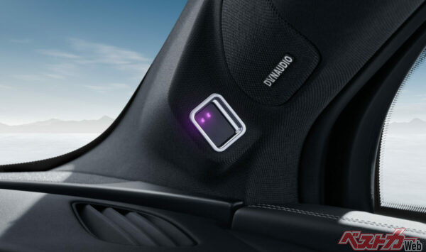 シーライオン7はAピラーに装着される小型カメラによるドライバーモニタリングシステムを標準装備