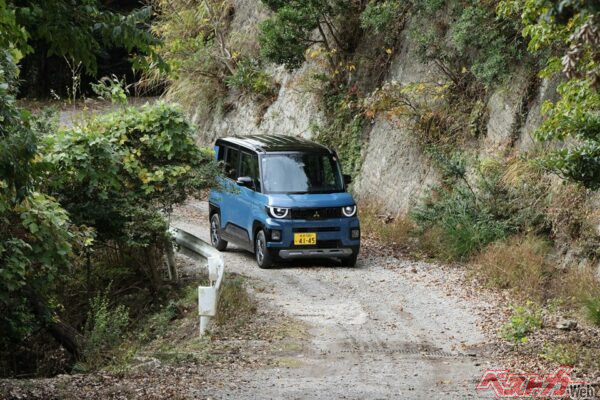 オフロードに行ったり、生活区域に路面状況があまりよくない道もある問う方にはデリカミニがいいだろう