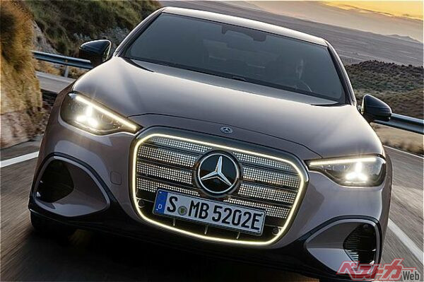 ベンツ新型Cクラスのフロントマスクは攻めすぎか？ SNSで大論争!? これでガソリンモデルも出る？