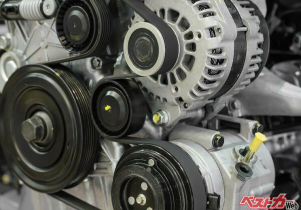 エンジン始動時、ファンベルトが正常に張られているにもかかわらず「キュルキュル」と異音が鳴る場合はクランクプーリーの劣化が疑われる（Worayuts@Adobe Stock）