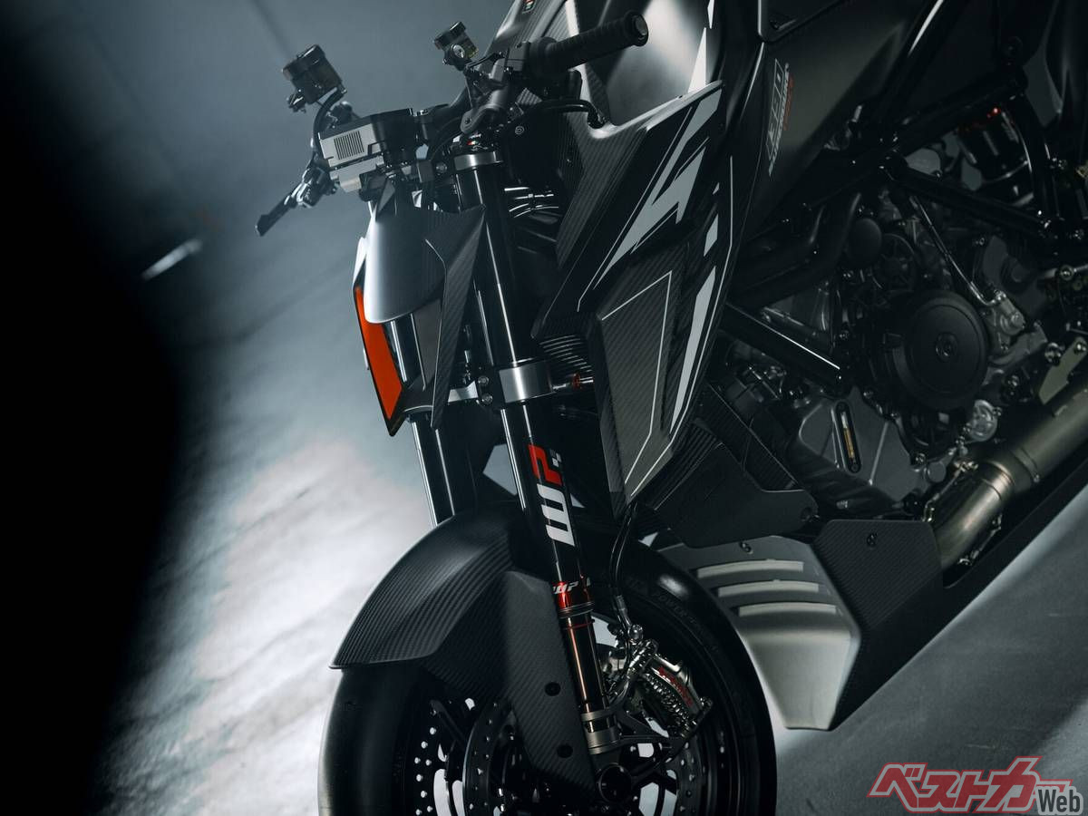海外】DUKE初の公道走行不可モデル「1390 SUPER DUKE RR TRACK」が世界