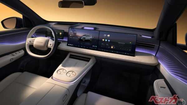 NX8のインテリア。デザイン、先進性、快適性、使い勝手、どの面からみても隙がない