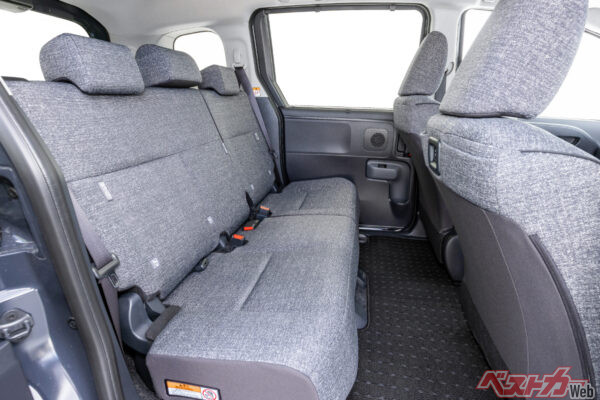 「普段は4人しか乗らない」「荷物は多い」という条件の方であれば5人乗りは使いやすい