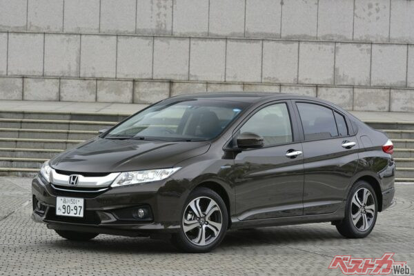 ホンダ グレイス（2014年登場）。フィットベースの5ナンバーサイズのコンパクトセダン。海外一部地域では「City」の名前を持っている