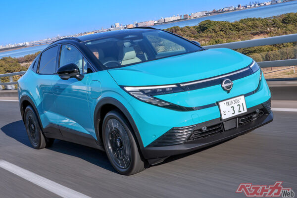 日産 リーフ（2025年10月発表・473万8800～651万3100円）。全長4360×全幅1810×全高1550mm、車重1880kg、モーター（218ps/36.2kgm）、一充電走行距離702km（B7 X）