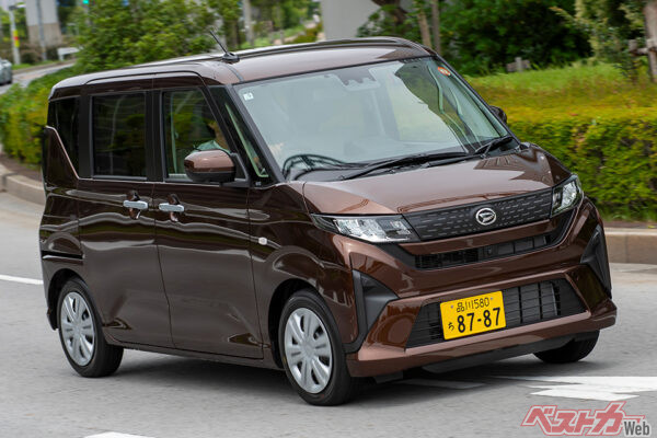 ダイハツ ムーヴ（2025年6月発表・135万8500～202万4000円）。全長3395×全幅1475×全高1655mm、車重890kg、0.66L直3ターボ（64ps/10.2kgm）、21.5km/L（RS・FF）