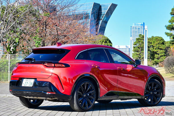 SUVでありながらも、スポーツカーのような圧倒的な存在感