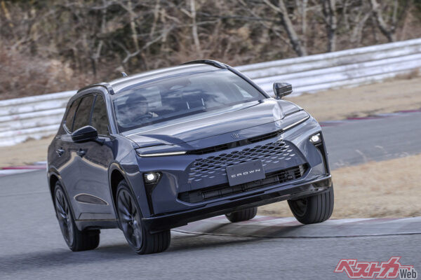ステーションワゴンの積載性とSUVの機能性そしてクラウンらしい上質な乗り心地