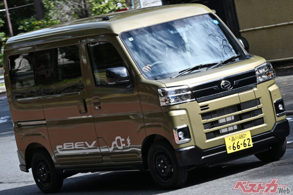 「ダイハツ最速」を捨ててまで守った現場の使い勝手!!　e-アトレー＆e-ハイゼットの航続257kmに込められた軽商用BEVの正解とは