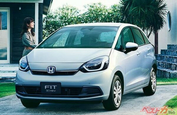 フィットe:HEVの量販グレード、e:HEV HOME。価格240万4600円（2WD）。WLTCモード燃費は29.0km/L