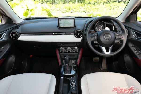 CX-3デビュー時のコクピット