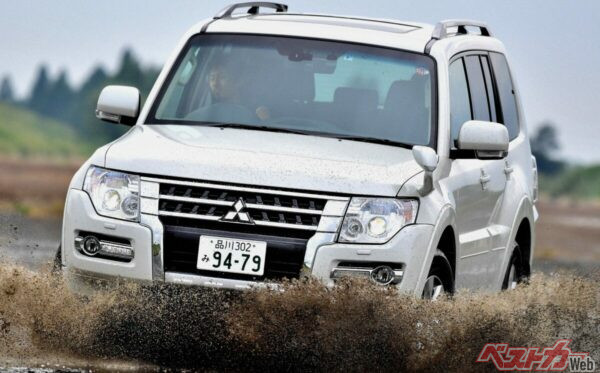 さすが本格派!!　新型パジェロも6穴ホイール!!　でも巨大ホイールのみはダメよ