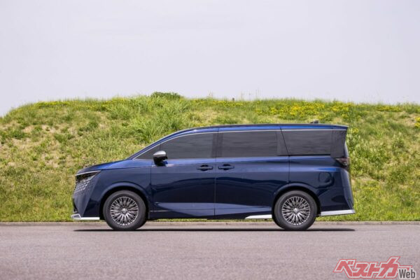 リアホイール前のシルバー加飾がワンポイントでカッコいい
