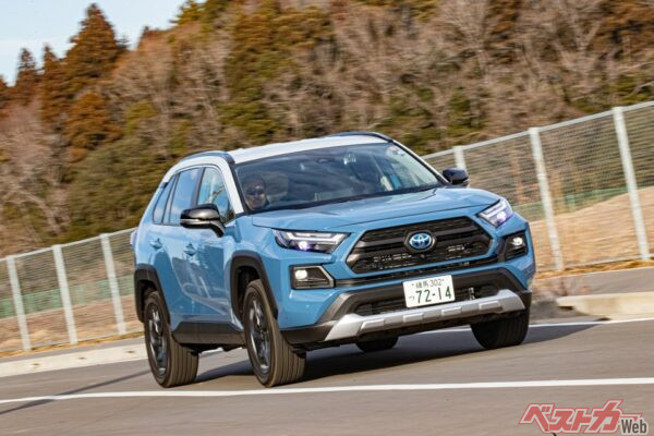 先代RAV4のアドベンチャーハイブリッド