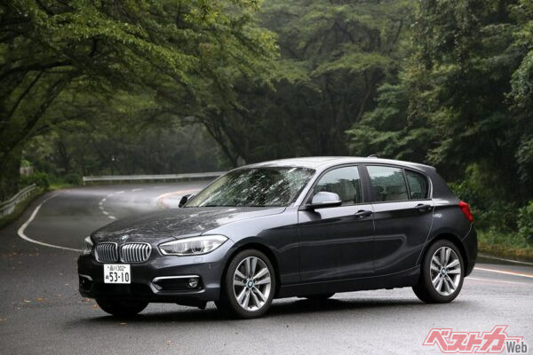 2代目BMW 1シリーズ。販売期間：2011年～2019年　中古車相場価格：100万～220万円。写真は120i