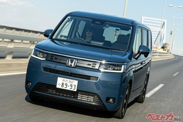 ステップワゴンの30年が偉大すぎた!!　低床・箱型の革命に“わくわくゲート”がミニバンの常識を変えた!!　　