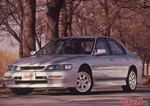 5代目アコードは1996年にJTCCに参戦。中子修の駆るカストロール無限16号車や服部尚貴のジャックスアコード14号車が大活躍した。写真は5代目アコードの無限カスタム仕様