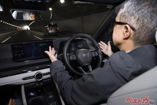 進化を遂げるのはフォルムだけではない。2025年にはハンズオフ機能を代表とする「Honda SENSING 360+」を実装した