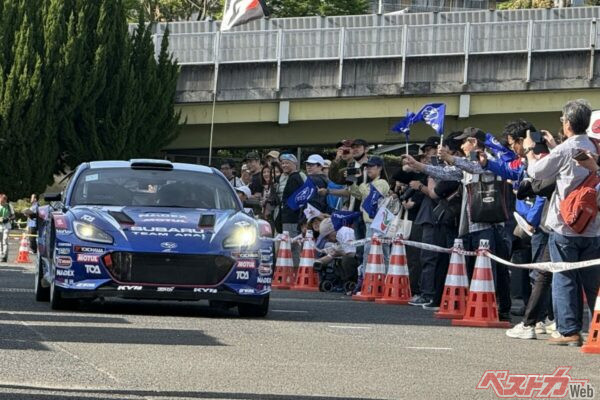 参戦チームで一番の注目度。多くのファンが応援に詰めかけた