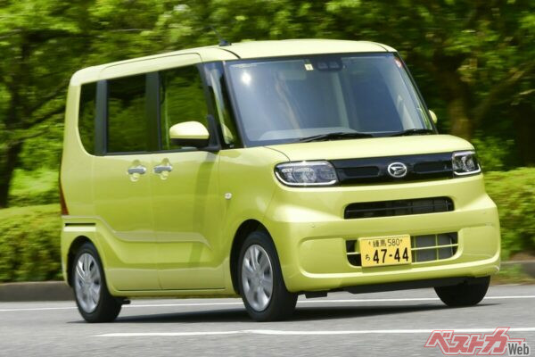 タントはダイハツが誇る予防安全機能スマアシを全車標準装備というのがうれしい